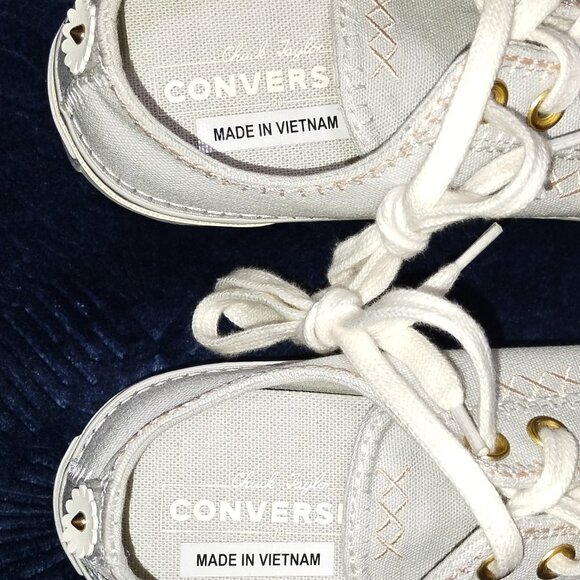 Women's Chuck Taylor Converse Light Blue Shoes Size US 11. EUC. - Picture 5 of 8